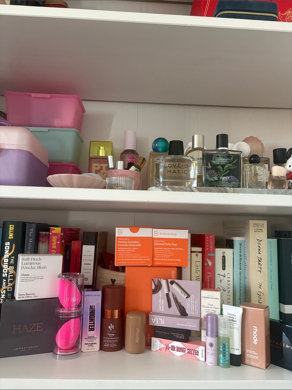 Basically brand new, or gently used makeup bundle, read listing.